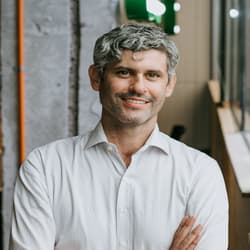Let’s Talk: Industry experts predict 2022 tech trends that every business should expect