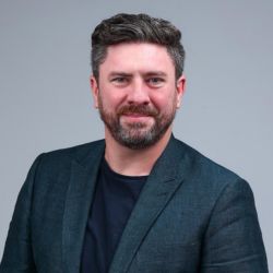 Christopher Connolly headshot