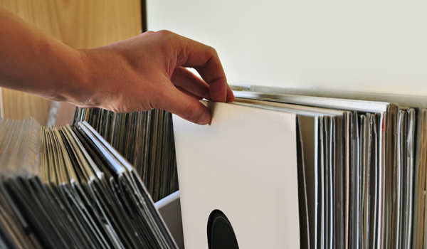 Vinyl sales throw a lifeline to music retailers