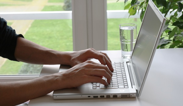 Faster broadband would see more Aussies work from home