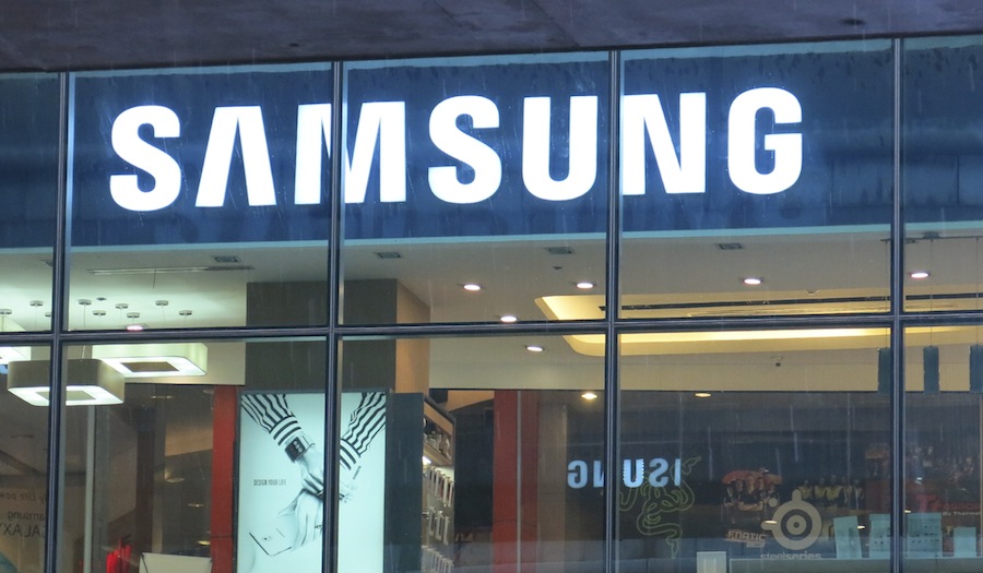 Samsung to release Galaxy phone with 3-sided screen