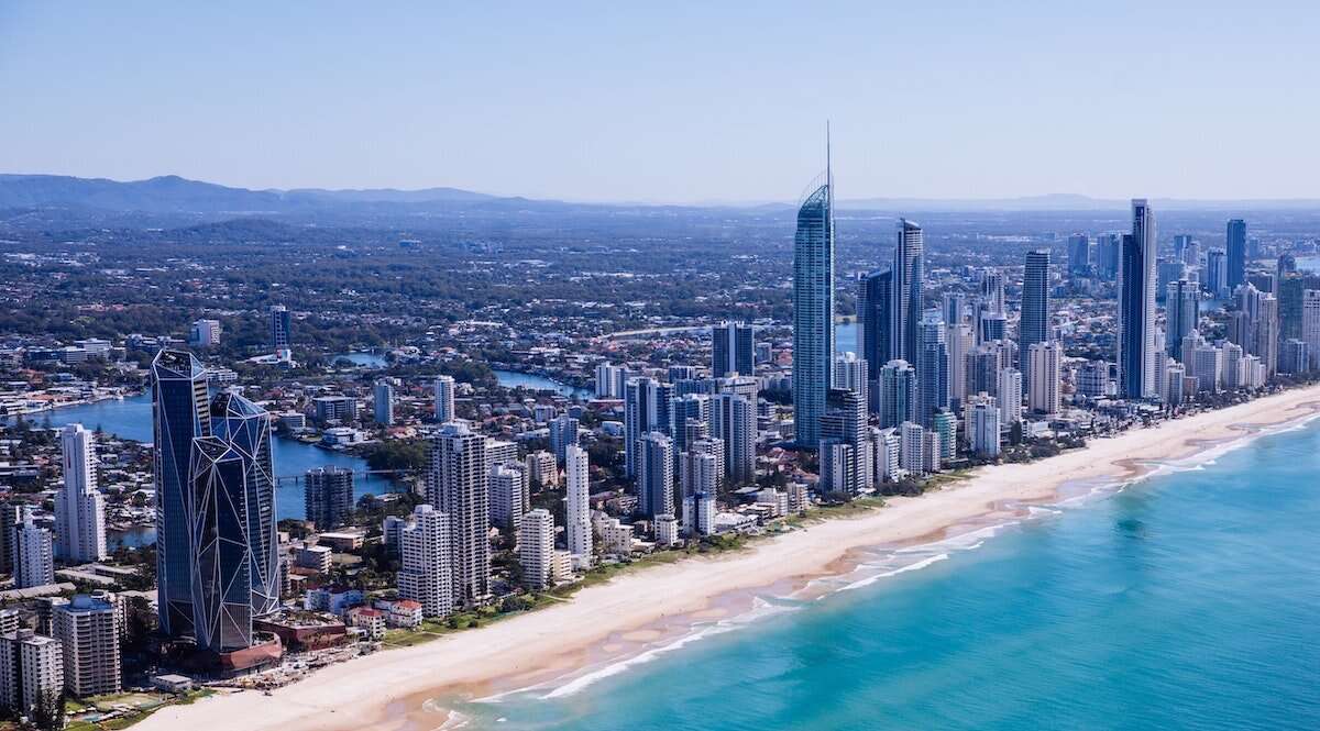 Women and young adults among those hit hardest by COVID-19, Queensland survey finds