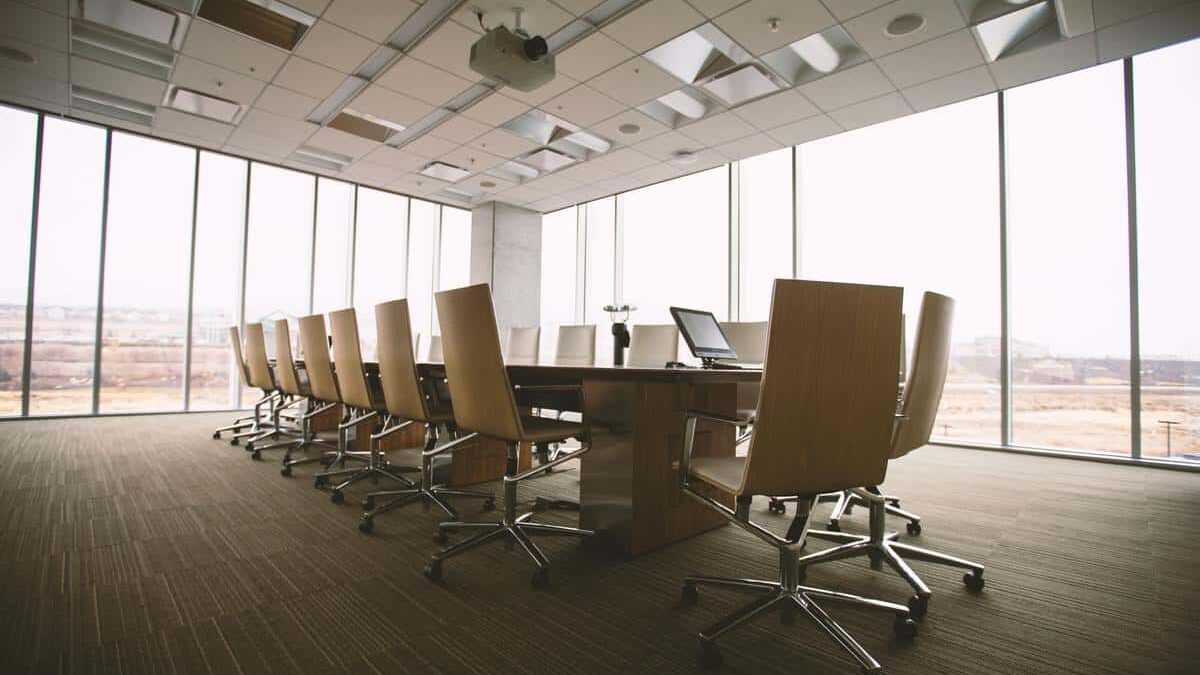 Competition heats up for jobseekers despite modest wage gains