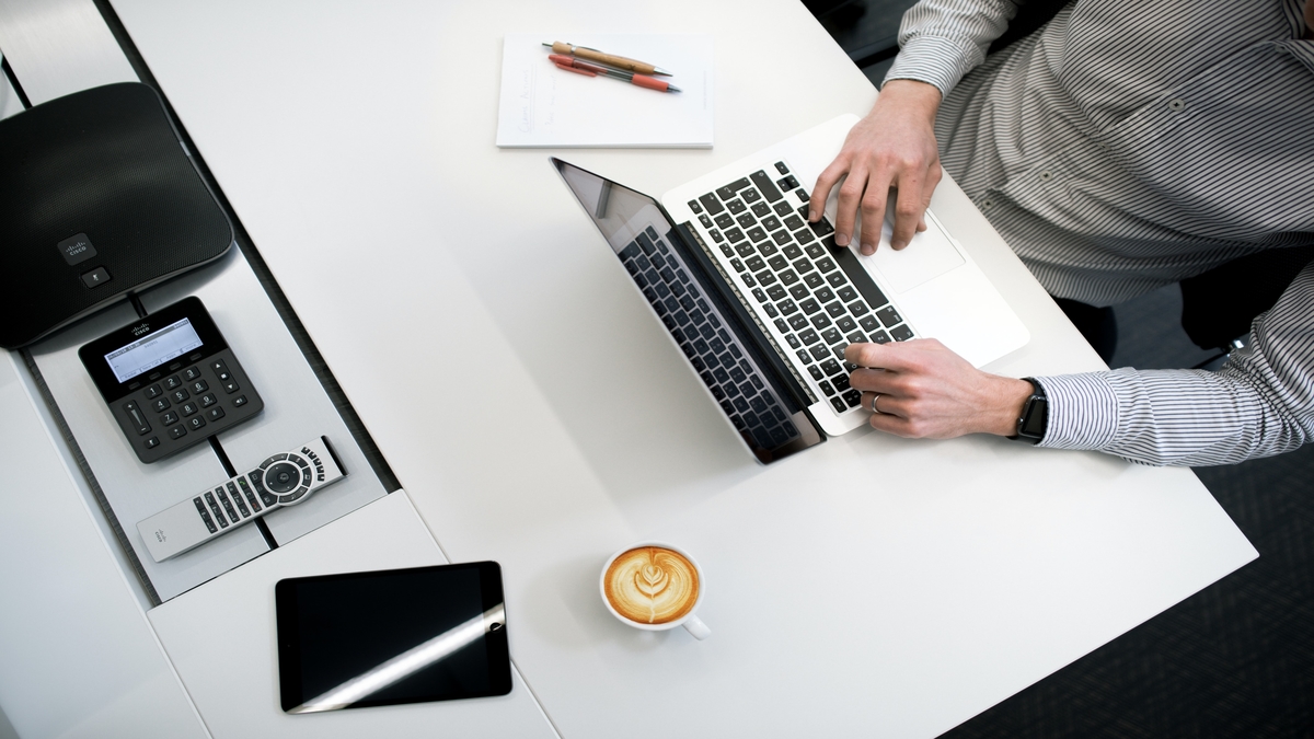 The five secrets you must know to make business (B2B) buyers buy