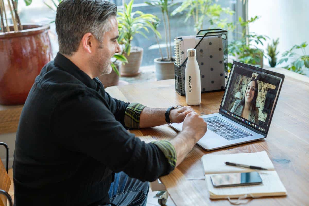 Four best practices to manage your hybrid team