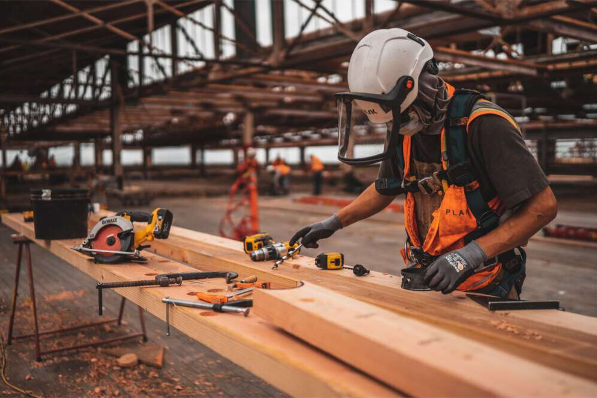 Tradies, sales staff in high demand as businesses struggle to fill roles