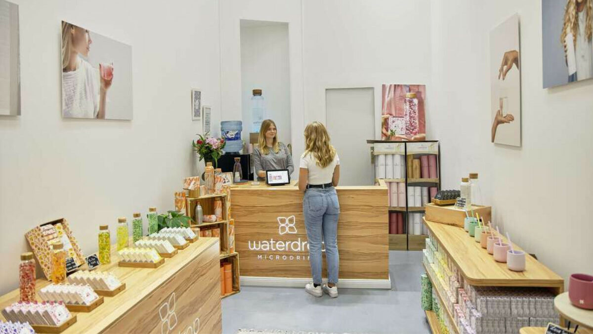 Australian retailers gear up for peak season with new tactics