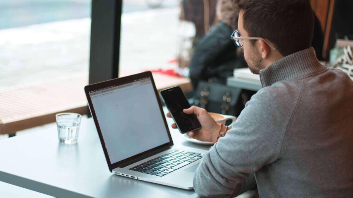 Report finds Australian workplaces lacking in career development