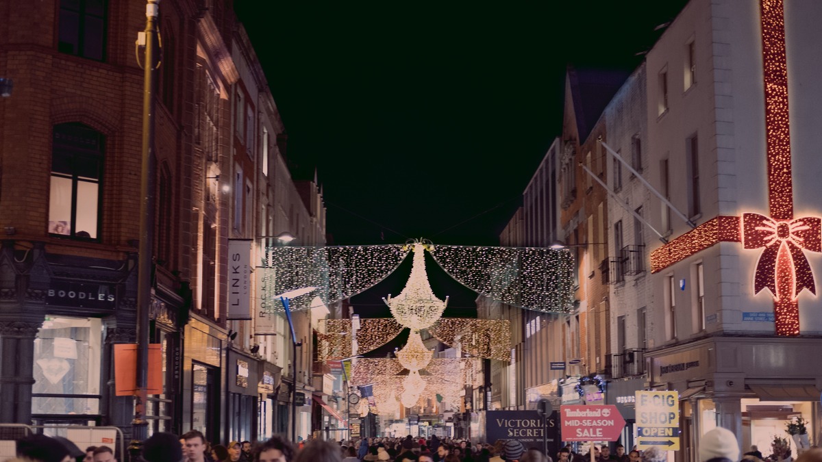 Christmas Sales Bonanza: Fact check and five cash flow hacks