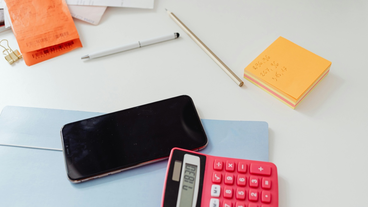 Inside the tech and billing strategies of mid-sized law firms: Report