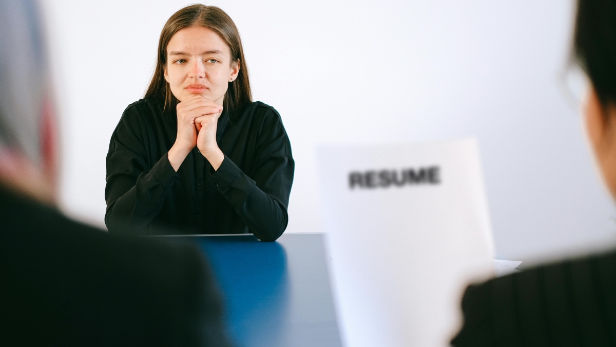 The paradox: Australian businesses add staff but cut working hours